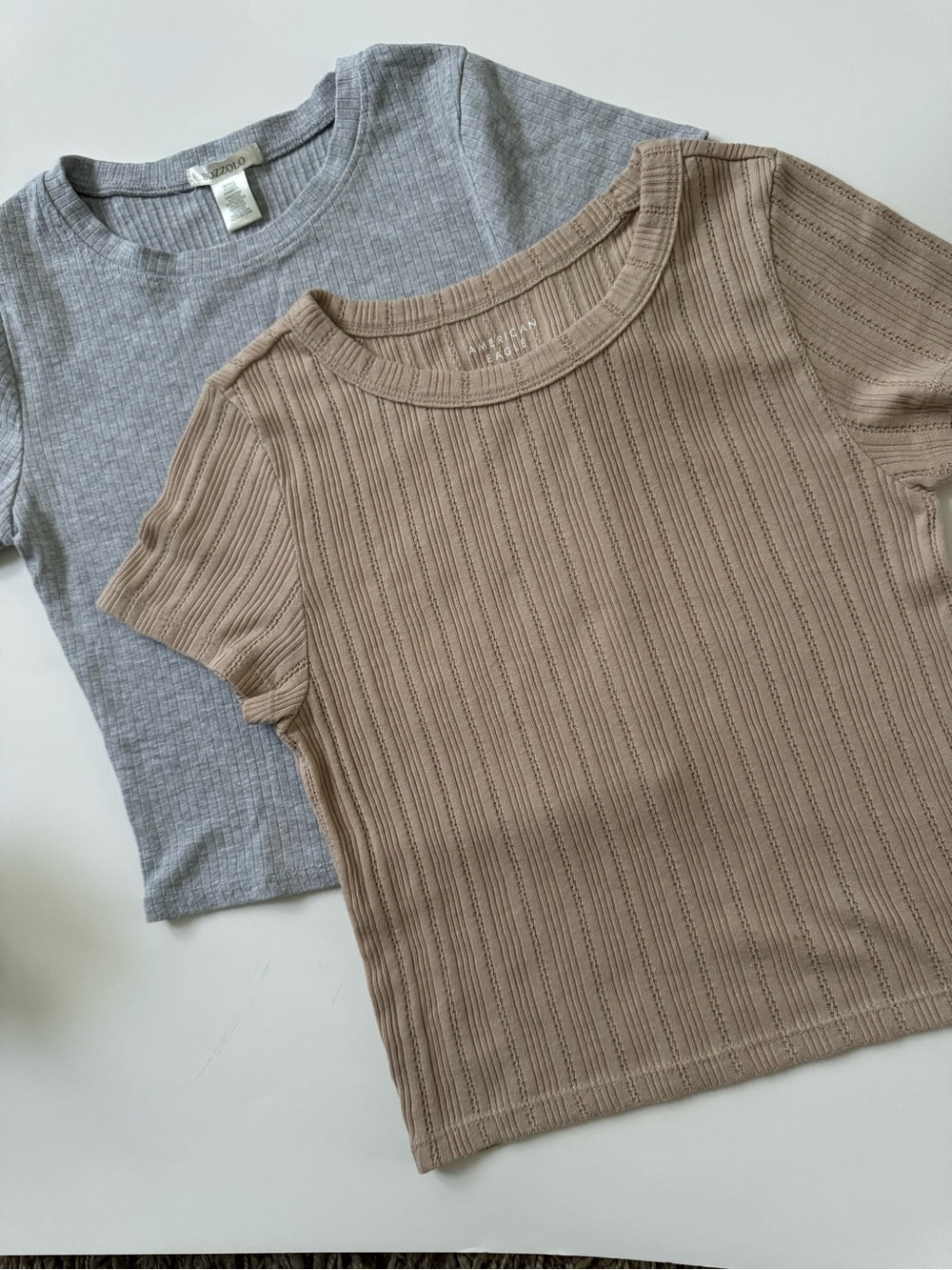 Bozzolo (gray) & American eagle (light brown) Short-Sleeve Tees, small size (3)